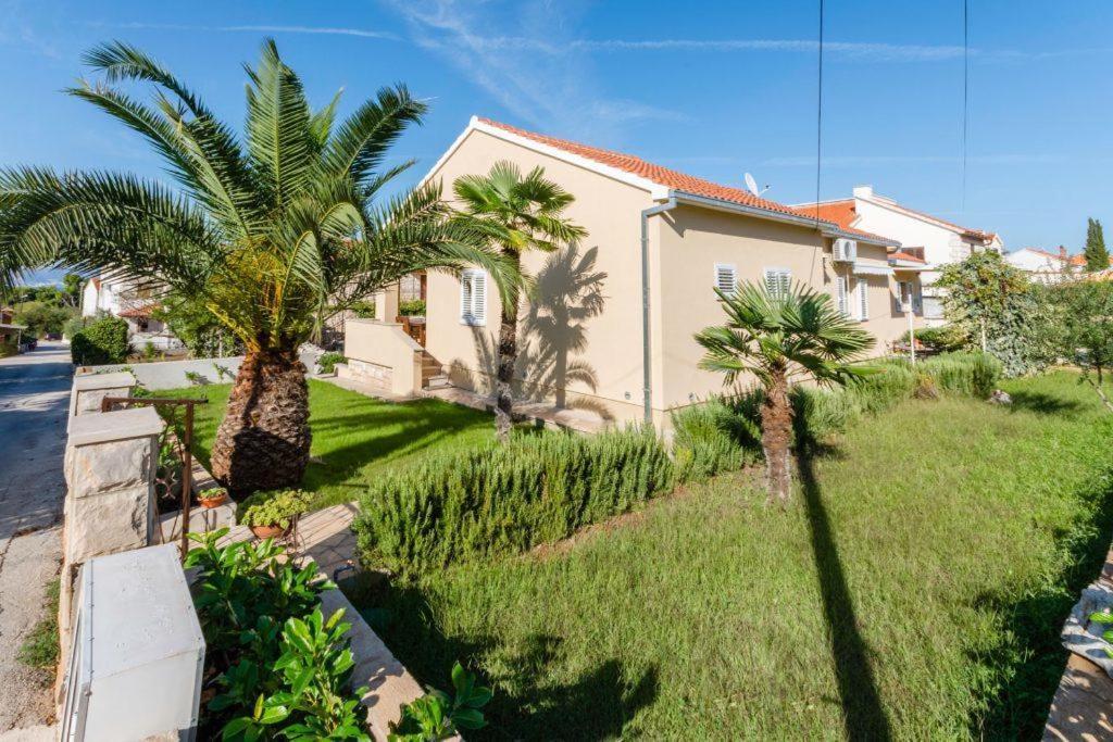 Apartments With A Parking Space Supetar, Brac - 16294 Esterno foto